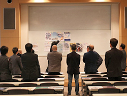 審査会の様子（於：専門学校東京テクニカルカレッジ）