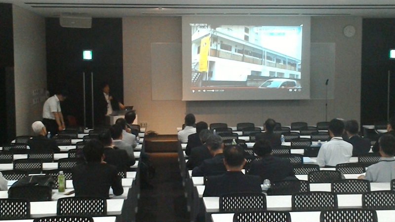 教育活動報告会の様子