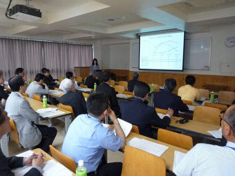 教育活動報告会発表風景